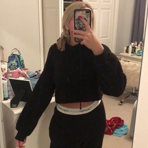 Cropped fluffy hoodie